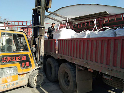 開封耐火材料現場裝車實錄 工業高效與物流協同的典范